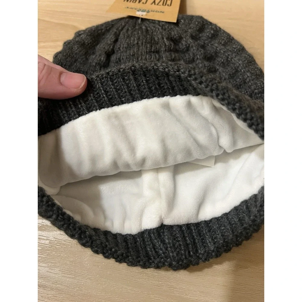 Cozy‎ Cabin Youth Beanie Gray Soft Lined Knit One Size Shark Design Acrylic New